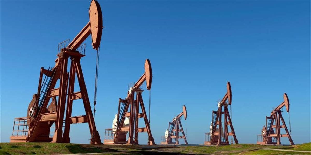 Ceny ropy zaznamenali len mierne zmeny, čaká sa na správy o vývoji zásob