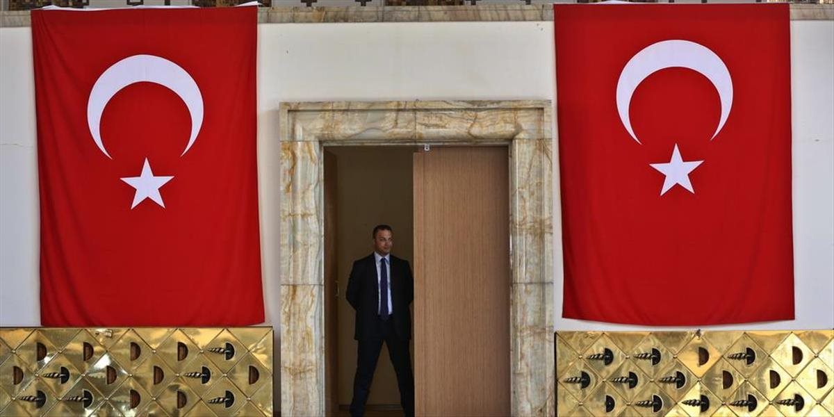 Turecko zakázalo svojim akademikom cestovať do zahraničia