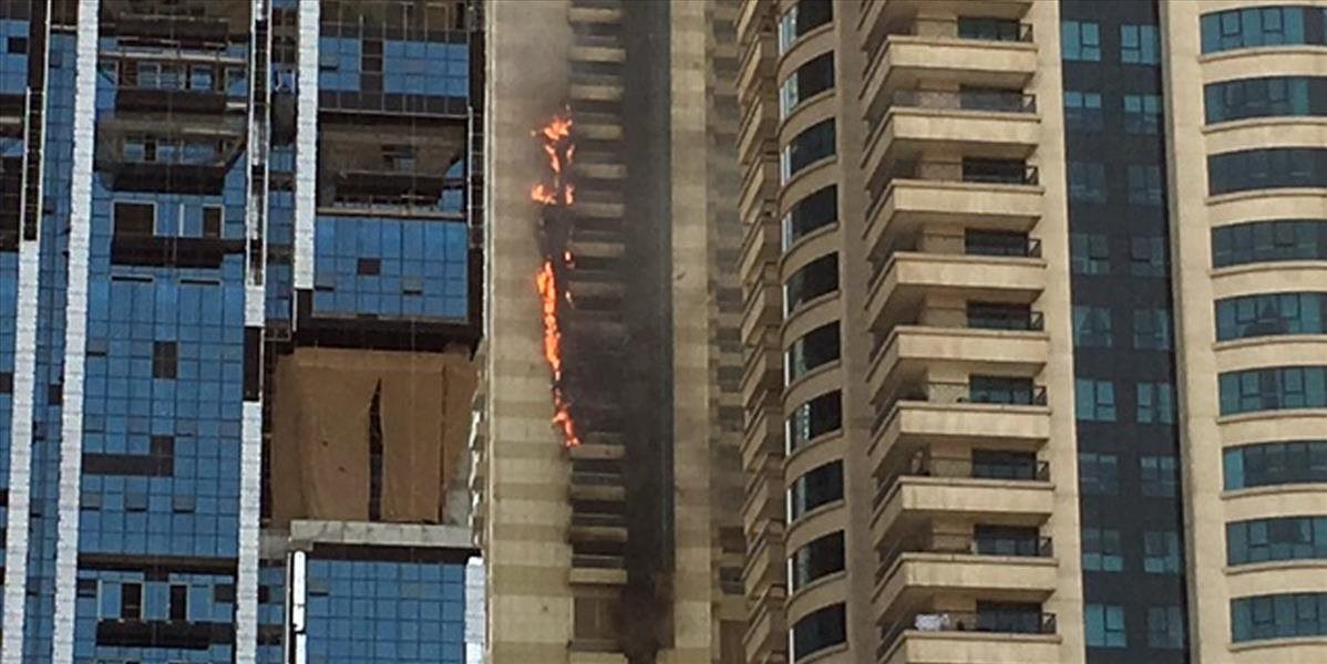 VIDEO Obytný mrakodrap v Dubaji zachvátil mohutný  požiar