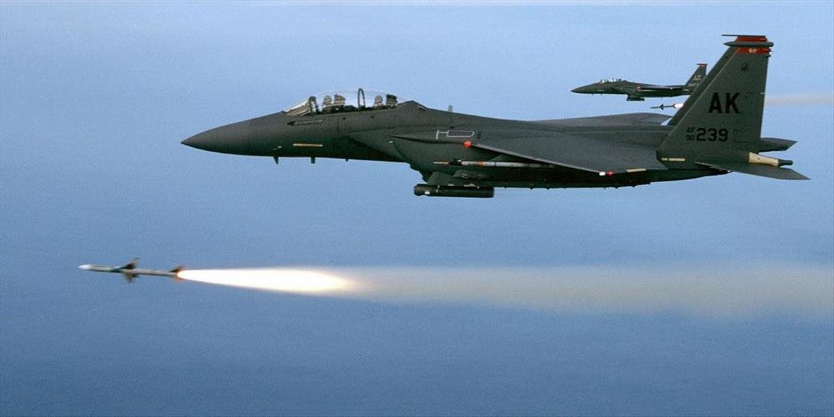 Izraelské lietadlo vystrelilo raketu na sýrsku stranu Golanských výšin