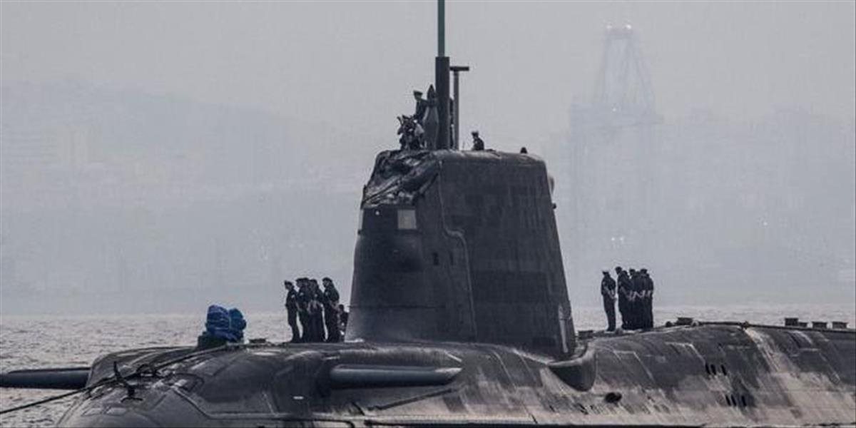 Britská nukleárna ponorka sa pri Gibraltáre zrazila s obchodným plavidlom