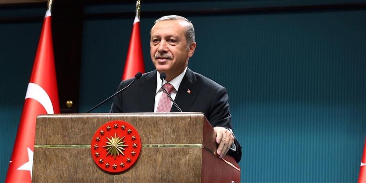 Turecký prezident Erdogan sa po čistkách stretne s predsedom Ústavného súdu