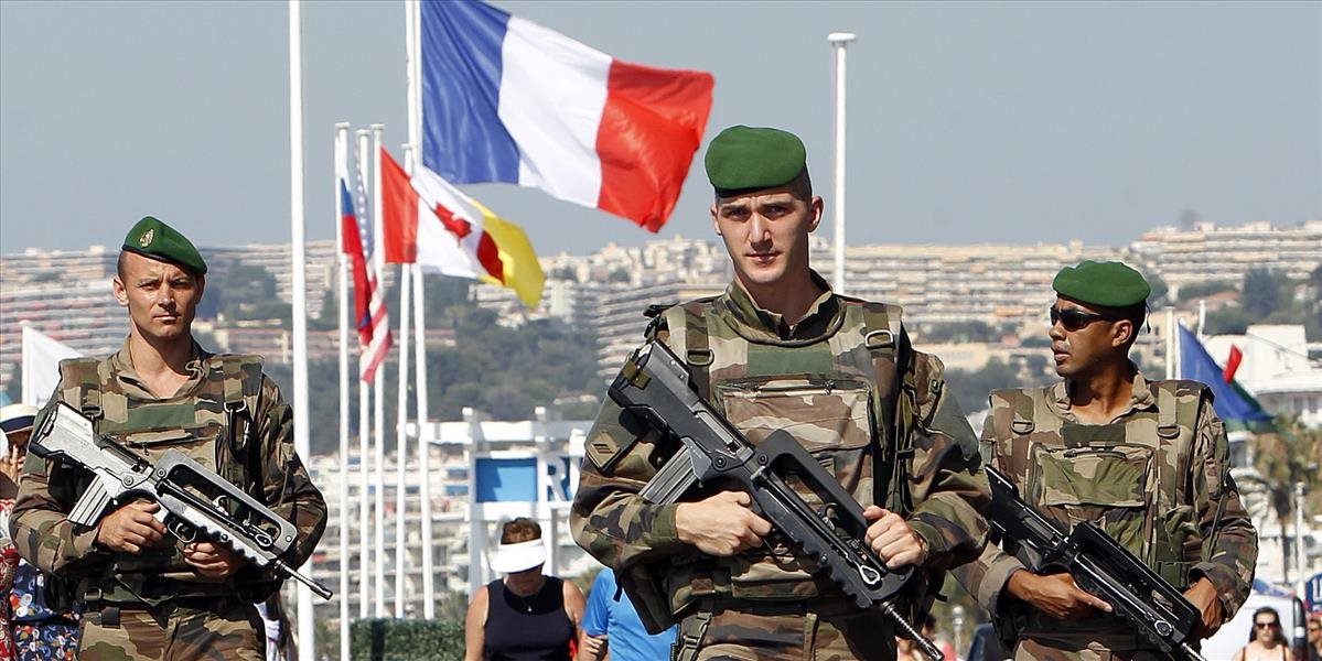Francúzsky parlament odsúhlasil predĺženie výnimočného stavu o šesť mesiacov