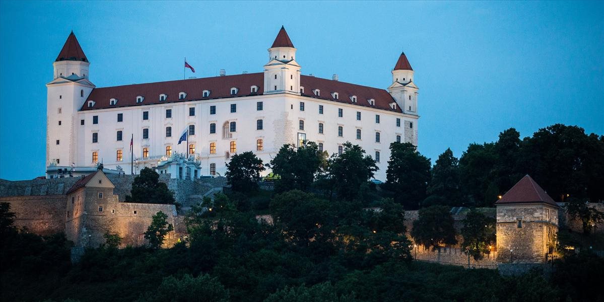 FOTO Vonkajší priestor Bratislavského hradu obnovili