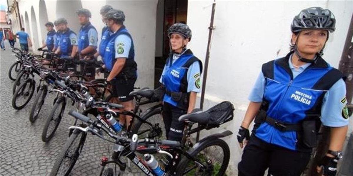 Policajti na bicykloch budú hliadkovať už aj vo Vrakuni a Biskupiciach