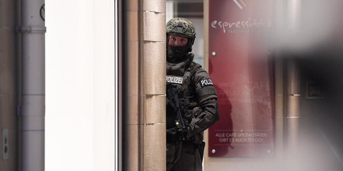 Motív smrtiaceho útoku v Mníchove polícia stále nepozná