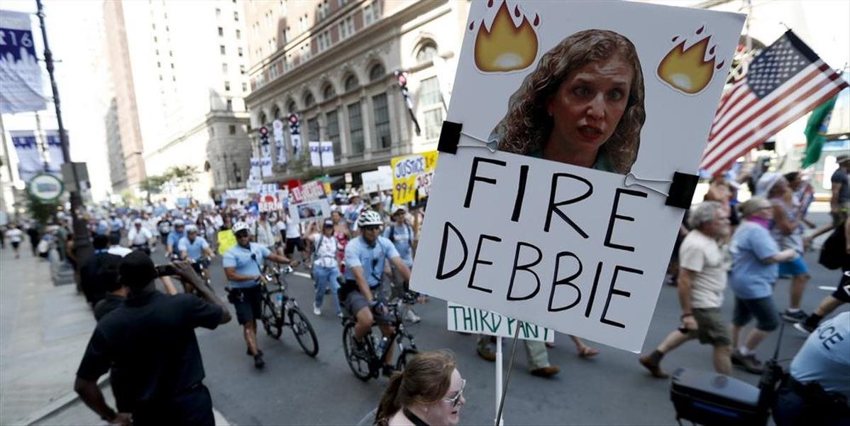 Pred zjazdom demokratov demonštrovali vo Philadelphii tisíce aktivistov