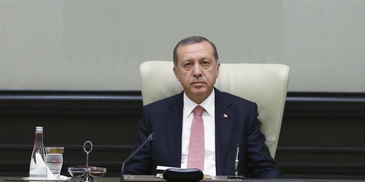 Eurokomisia odmieta Erdoganove obvinenia, že neplní záväzky migračnej dohody