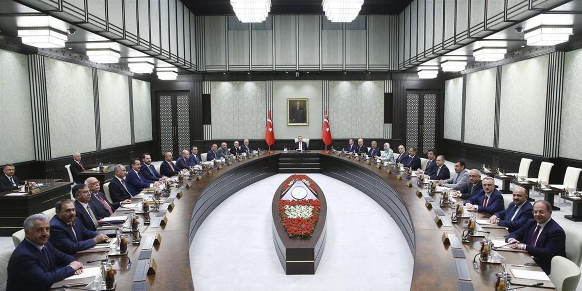 Turecké ministerstvo zahraničných vecí prepustilo 88 ľudí