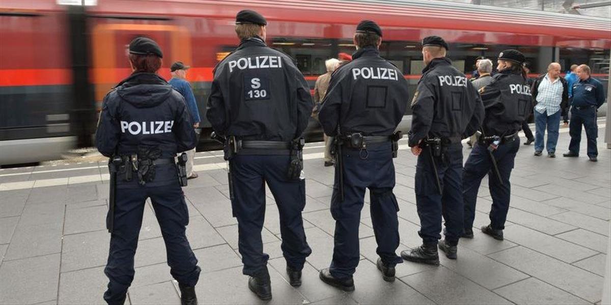 Viedenská polícia mala problémy s niektorými trnavskými fanúšikmi