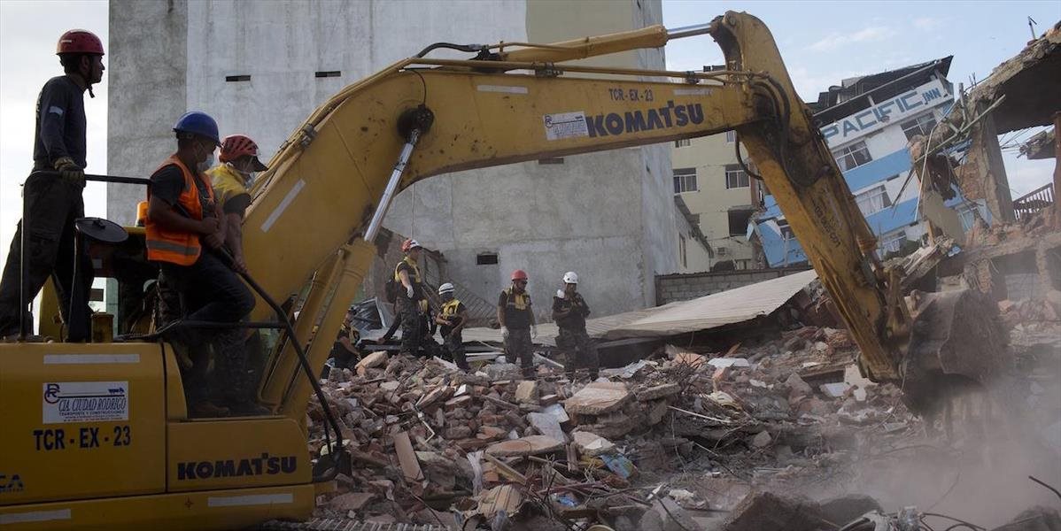 V Indii sa zrútila časť budovy: Zahynulo osem robotníkov