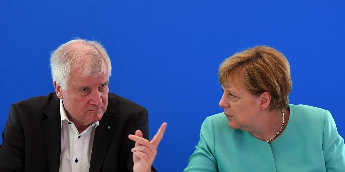 Seehofer sa dištancoval od postoja Merkelovej