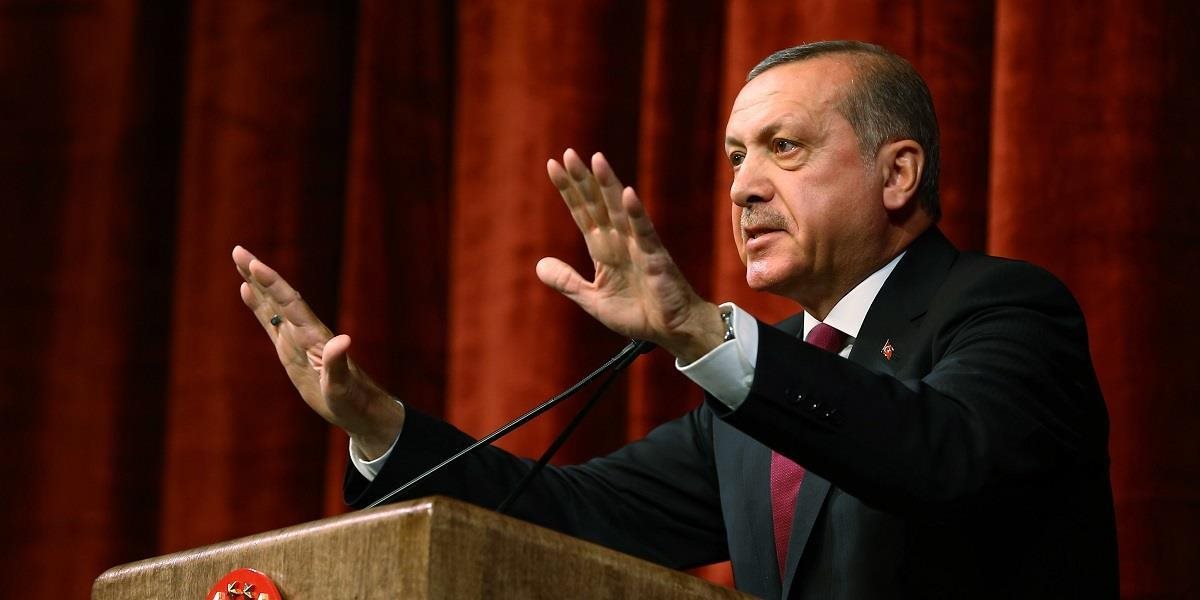 Erdogan chce, aby armádne velenie a tajná služba patrili pod jeho úrad