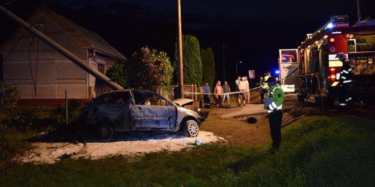 FOTO Tragická nehoda pri Michalovciach: Auto po náraze zhorelo aj s dvoma osobami