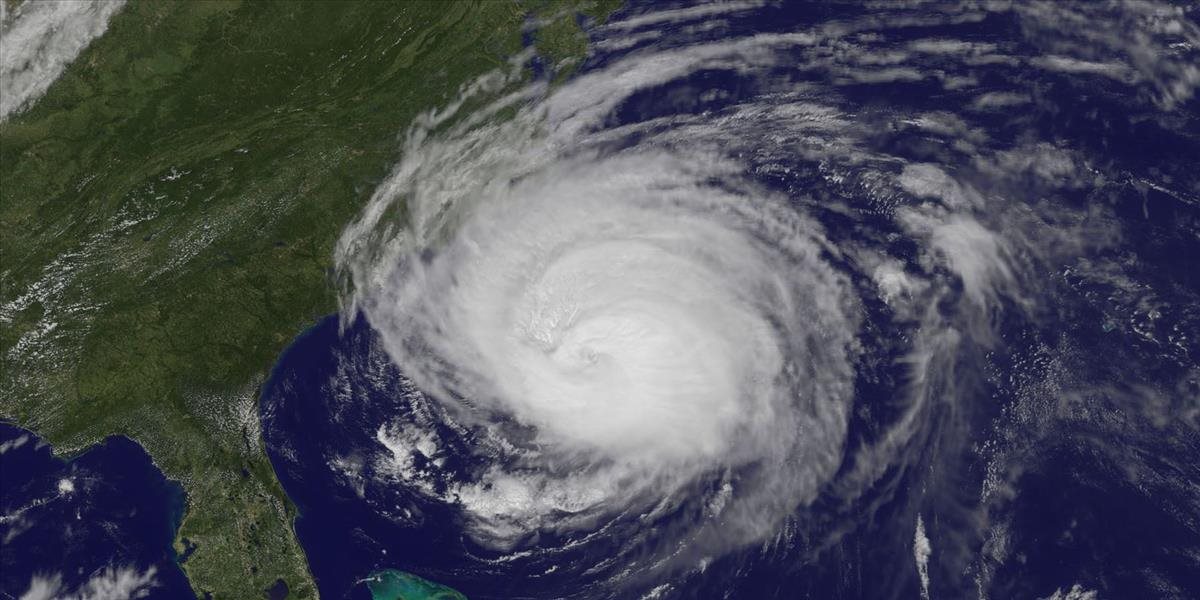 Tropická búrka Earl zosilnie na hurikán, ten zasiahne Mexiko, Belize a Honduras