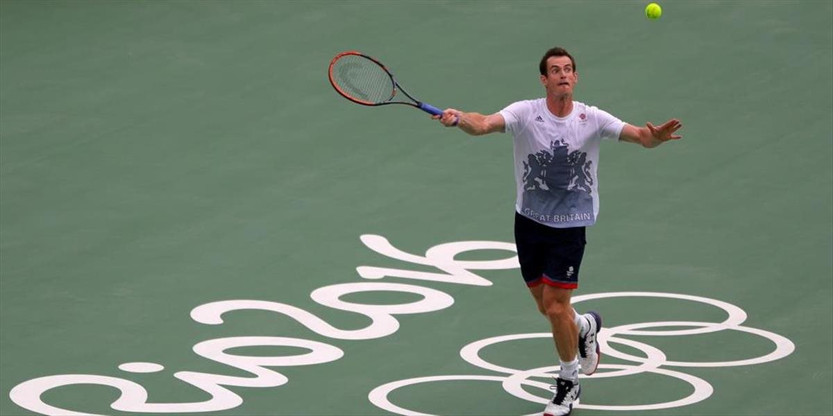 Andy Murray ponesie v Riu vlajku Veľkej Británie