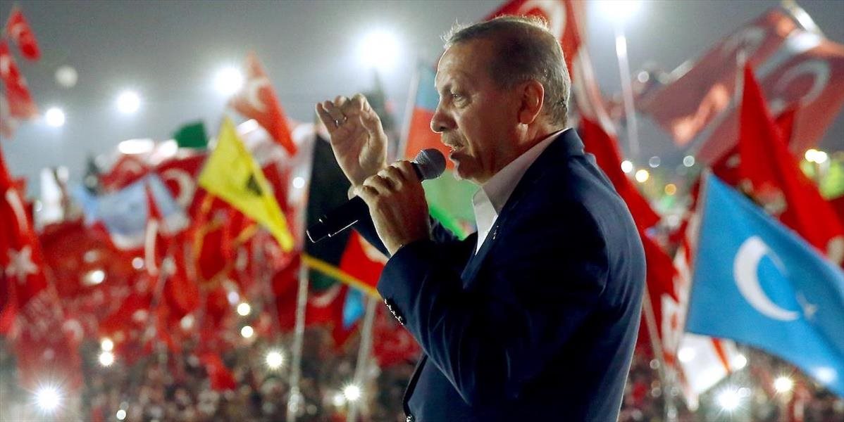 Erdogan na masovom zhromaždení hovoril o znovuzavedení trestu smrti