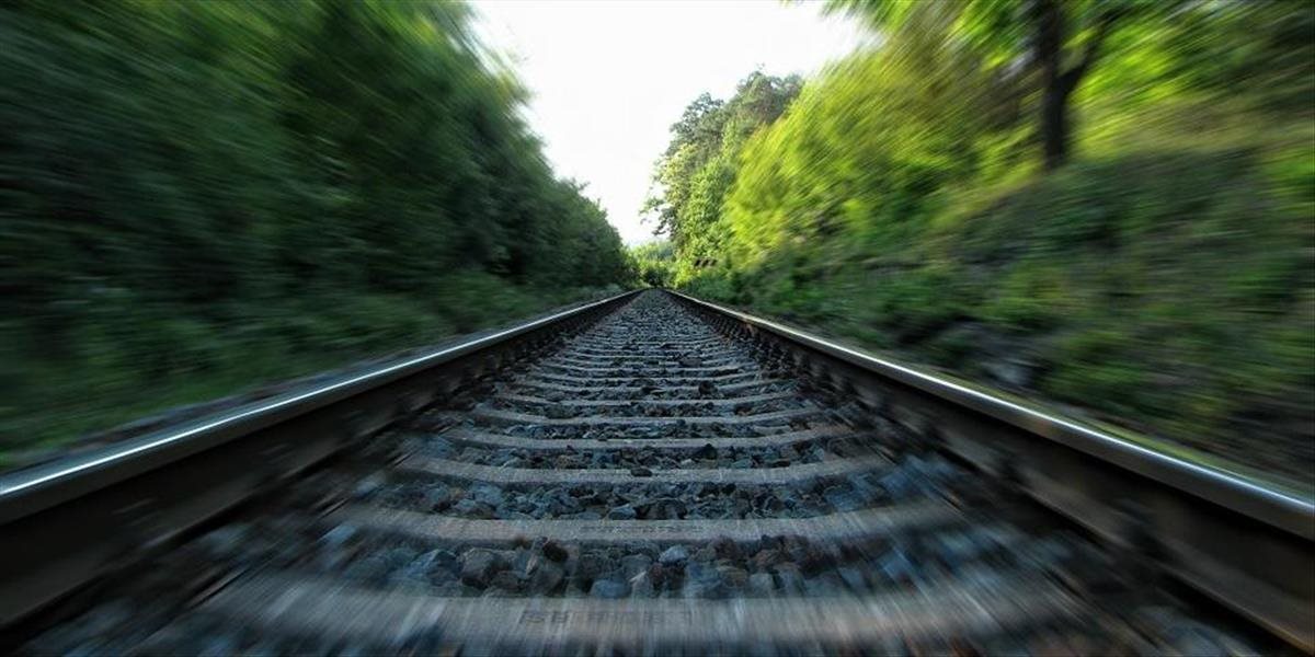 V jeden deň sa na železnici pokúsili spáchať samovraždu dvaja ľudia