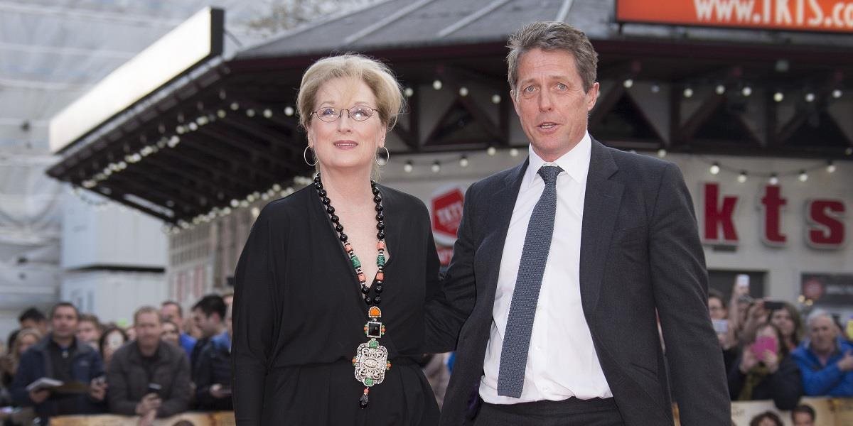 Hugh Grant pomáhal Meryl Streep, keď zabudla repliky zo scenára