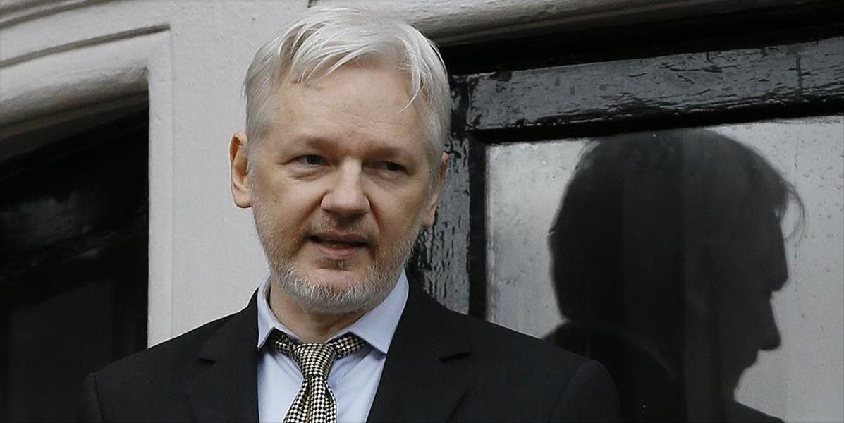Švédski vyšetrovatelia vypočujú Assangea na ekvádorskej ambasáde