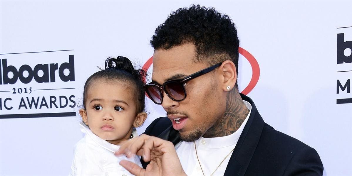 Chris Brown uspel na súde ohľadom starostlivosti o dcéru