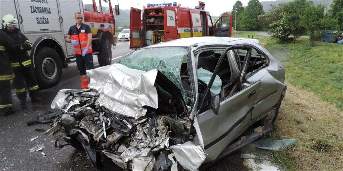 Pri čelnej zrážke v obci Horná Lehota zomrela 62-ročná vodička
