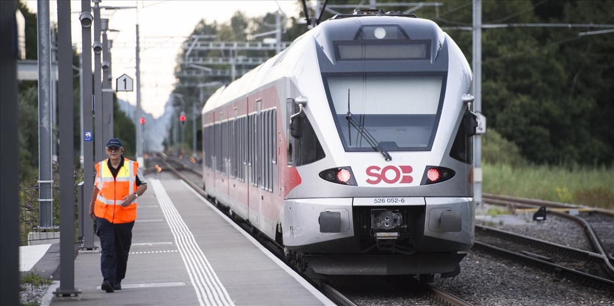 Zranené dievča je po útoku vo švajčiarskom vlaku stále v kritickom stave