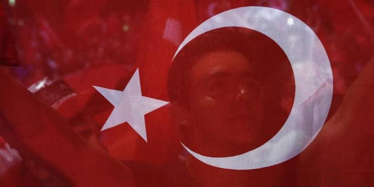 Turecko oficiálne požiadalo Grécko o vydanie posádky vojenského vrtuľníka