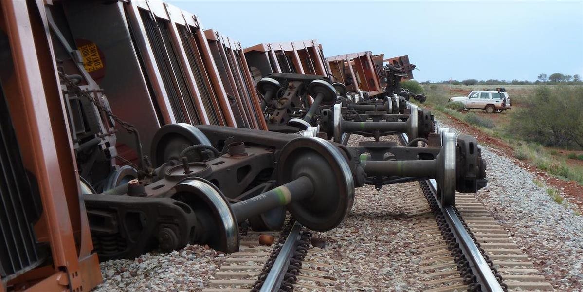 Na trati medzi Aténami a Solúnom sa vykoľajil nákladný vlak: Doprava je prerušená
