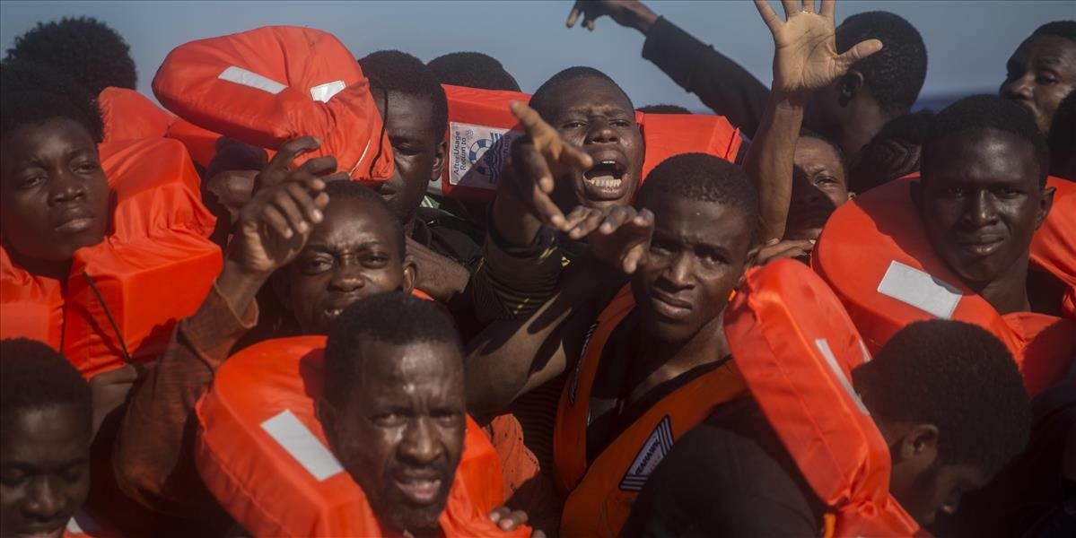 Španielski námorníci na mori zachránili desiatky afrických migrantov