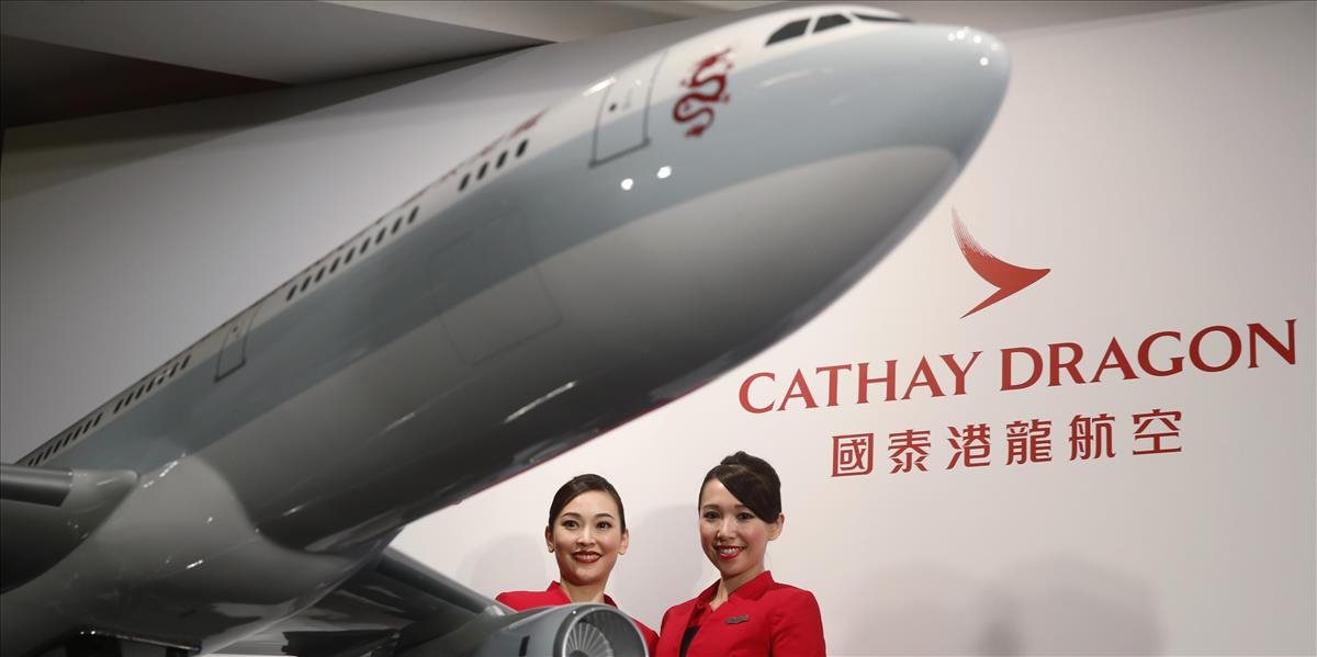 Zisk aerolínií Cathay Pacific sa prepadol o vyše 80 %