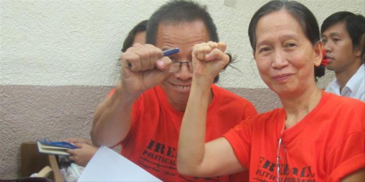 Filipínskych vodcov komunistických povstalcov pustili z väzenia na mierové rokovania
