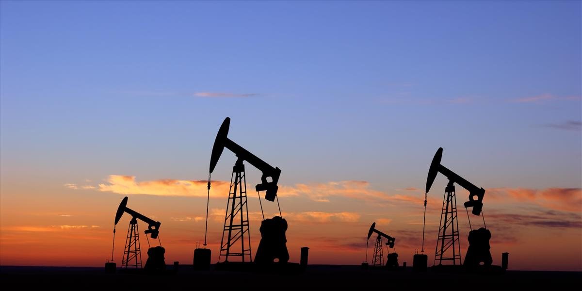 Ceny ropy klesli o vyše 2,5 %, cena Brentu sa znížila pod 50 USD/barel