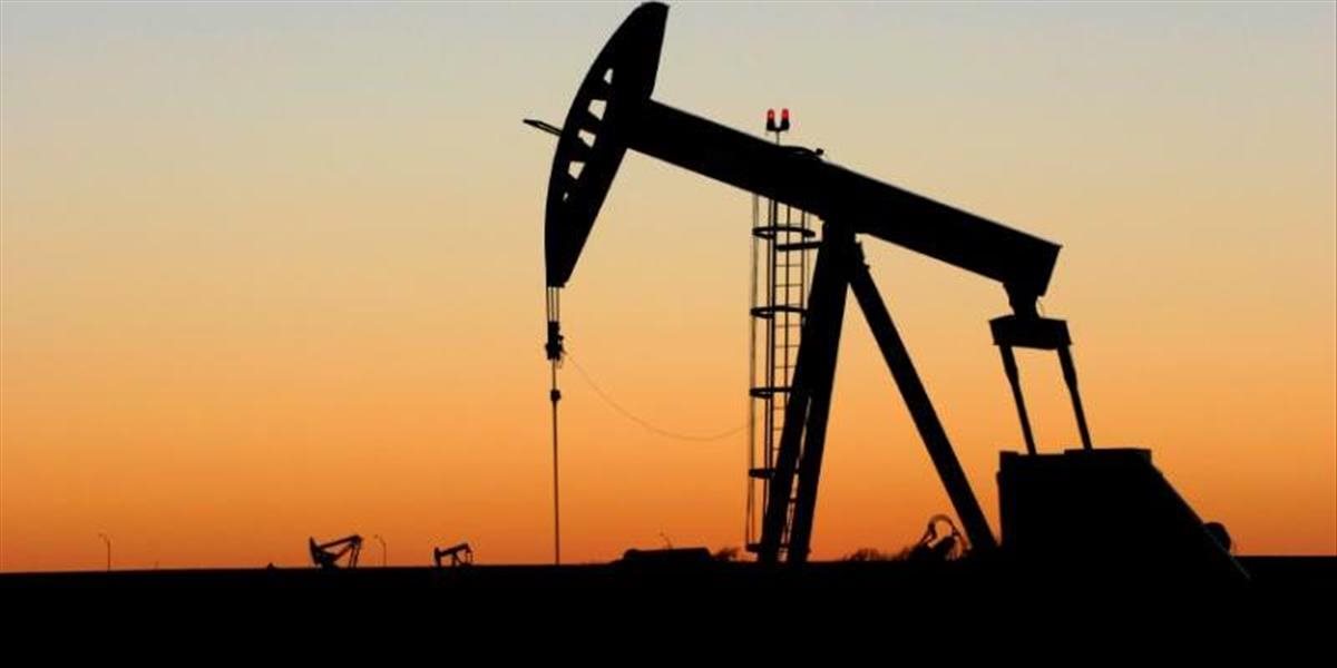 Podľa Moodys zostanú ceny ropy nízke dlhší čas