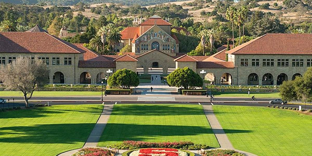Denní študenti Stanfordu nesmú na kampuse konzumovať liehoviny