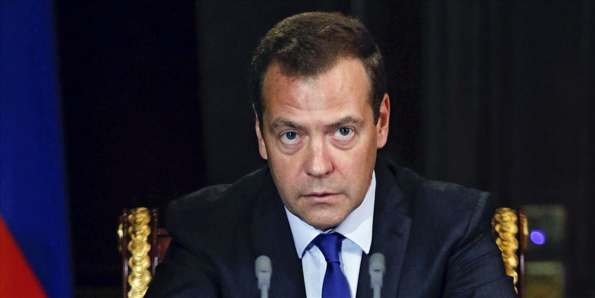 Medvedev považuje vylúčenie Ruska za tvrdý úder pre všetkých
