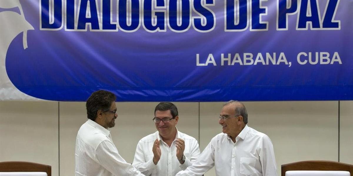 Kolumbijská vláda a FARC oznámili mierovú dohodu: Končí sa "nesmierne utrpenie"