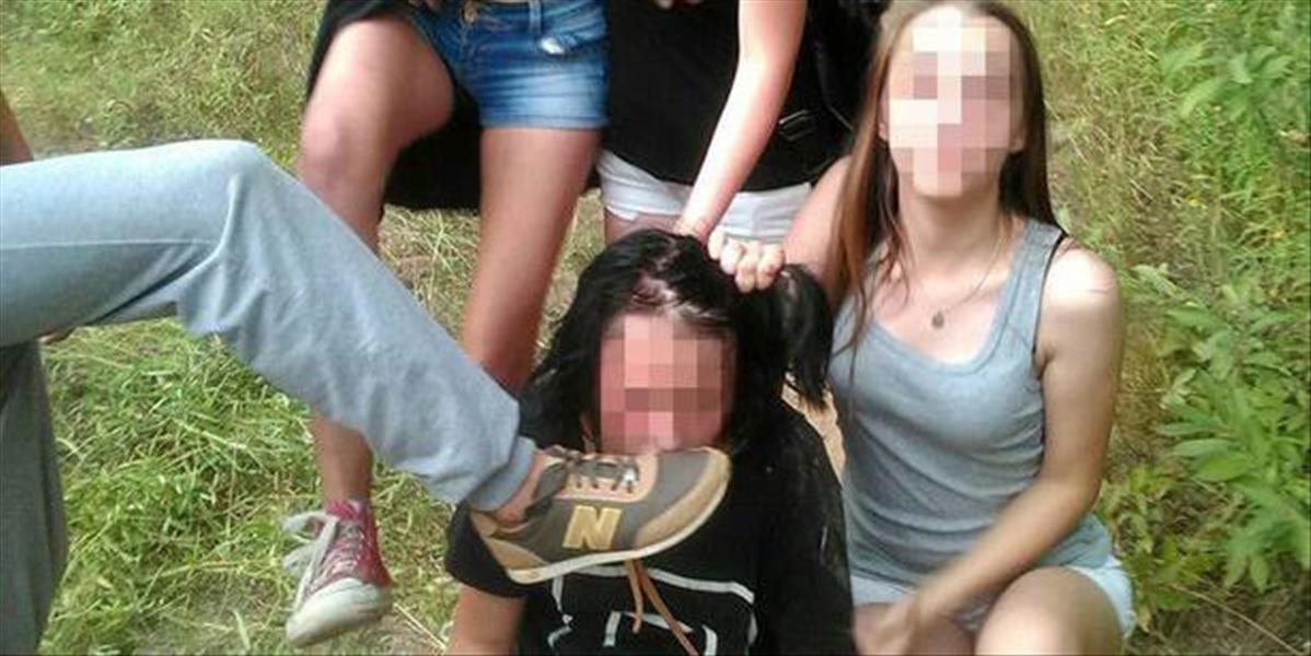 VIDEO Aj dievčatá vedia byť poriadne brutálne, takto zmarovali 13-ročnú Kristínu