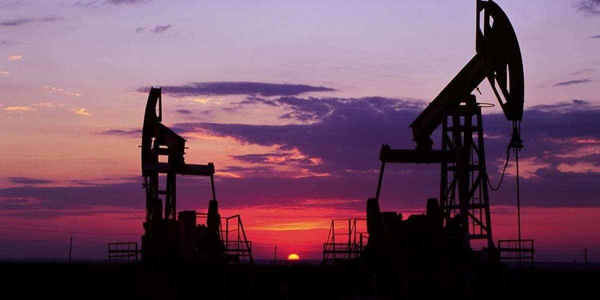 Ceny ropy mierne klesli, cena WTI sa priblížila k úrovni 47 USD/barel