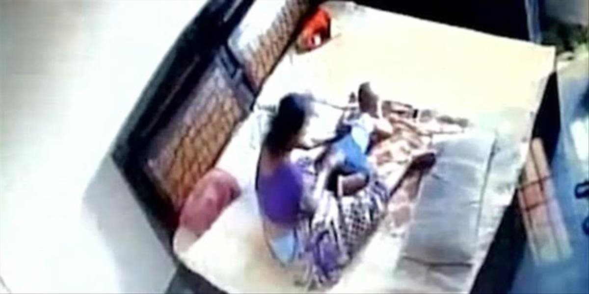 Otrasné: Otec na skrytú kameru natočil ako matka ubližuje ich synovi