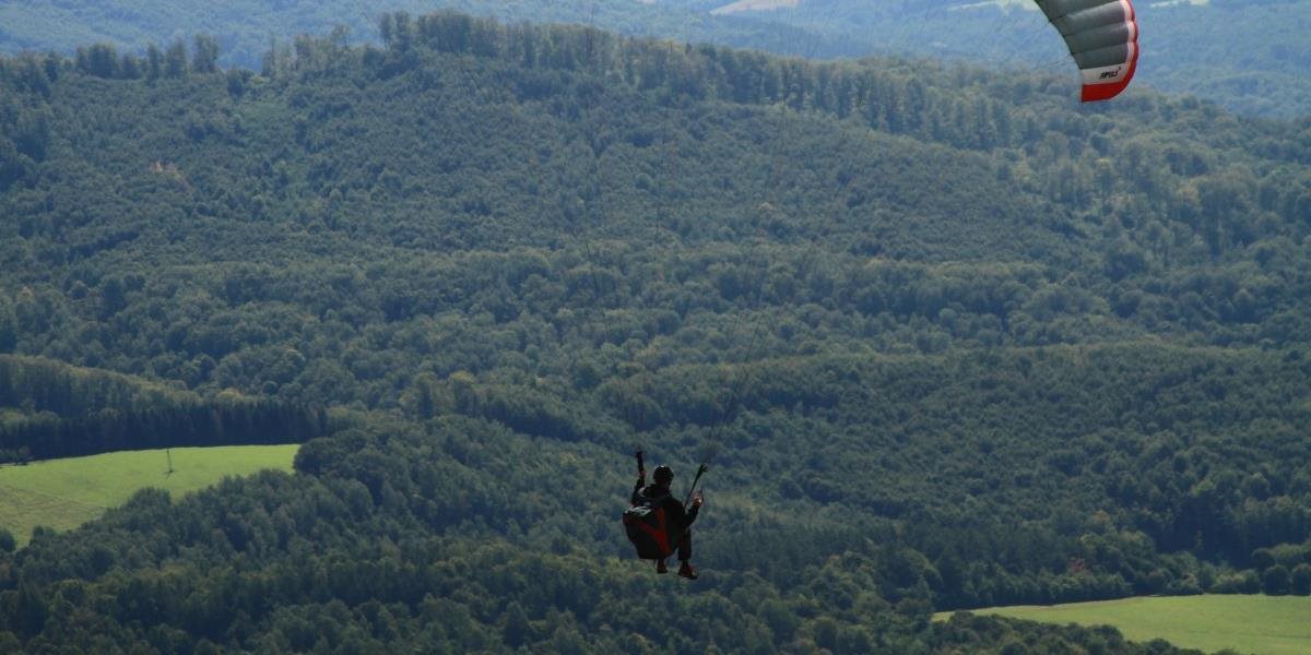 Paraglajdistka spadla z vrchu Straník