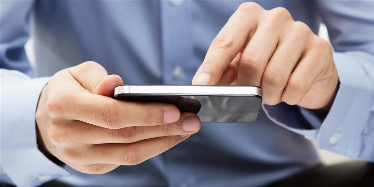 Bankovú mobilnú aplikáciu využíva týždenne 22 % Slovákov