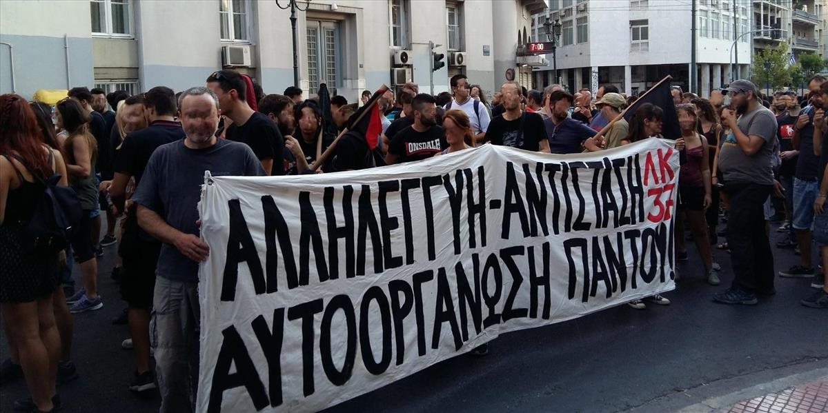 V centre Atén vyčíňalo takmer 200 výtržníkov