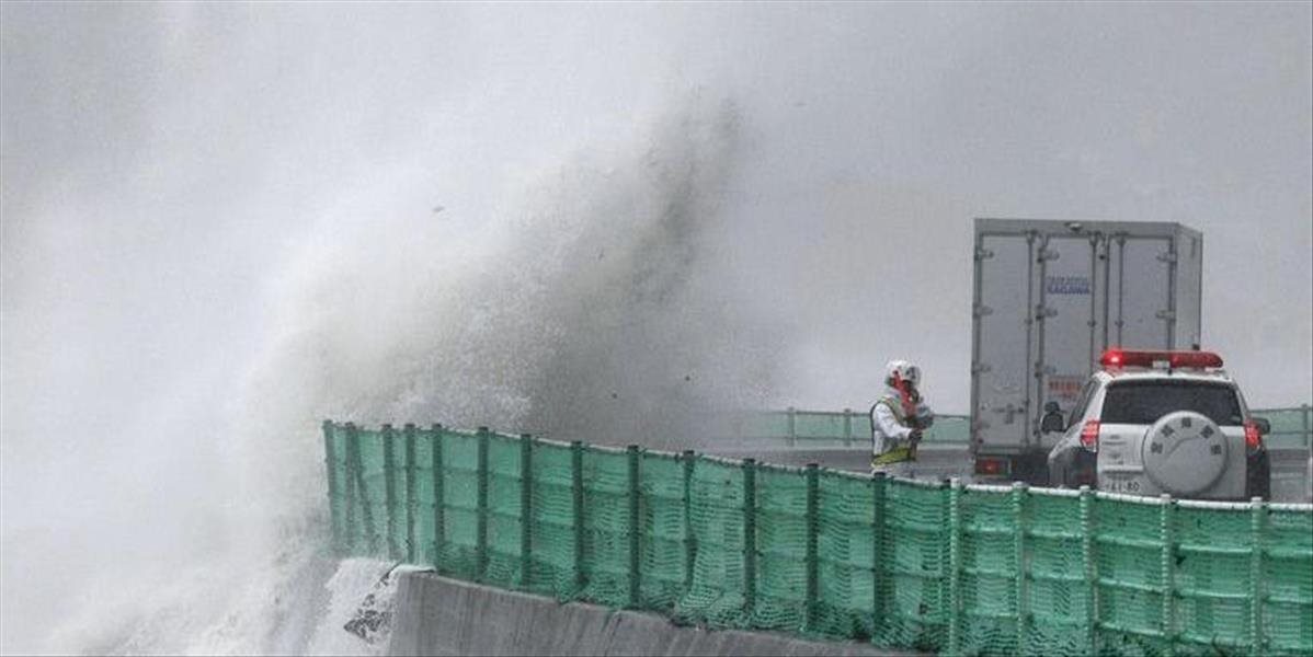 Silný tajfún Lionrock zasiahol dnes severovýchod Japonska