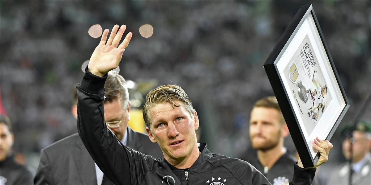 VIDEO Emotívna rozlúčka legendy: Schweinsteiger sa neubránil slzám