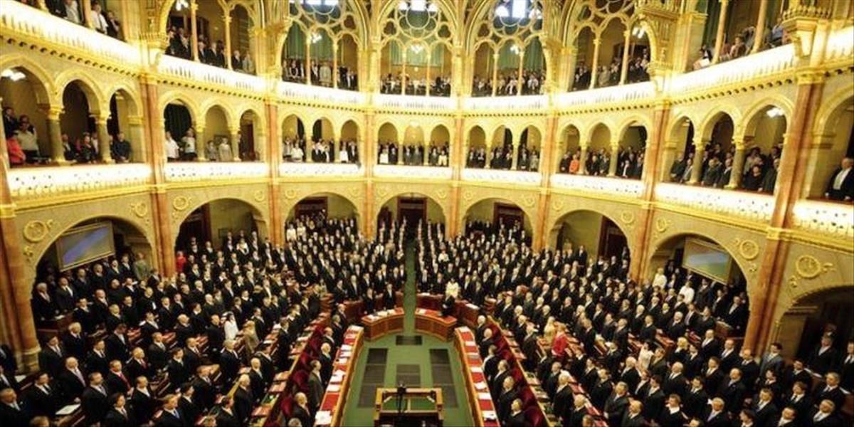 Maďarský parlamentný výbor schválil predĺženie krízového stavu pre migráciu