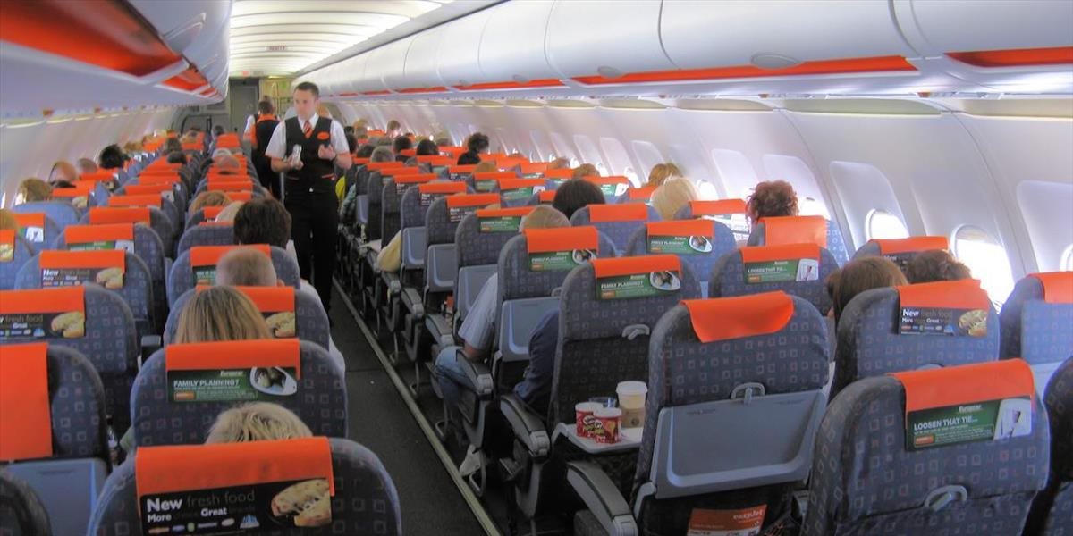 Dráma na palube lietadla: Cestujúci vtrhol do pilotnej kabíny počas letu!