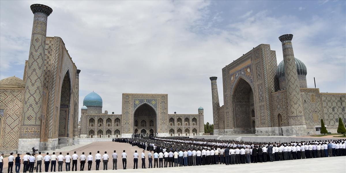 S dlhoročným prezidentom Uzbekistanu sa prišli rozlúčiť tisíce ľudí