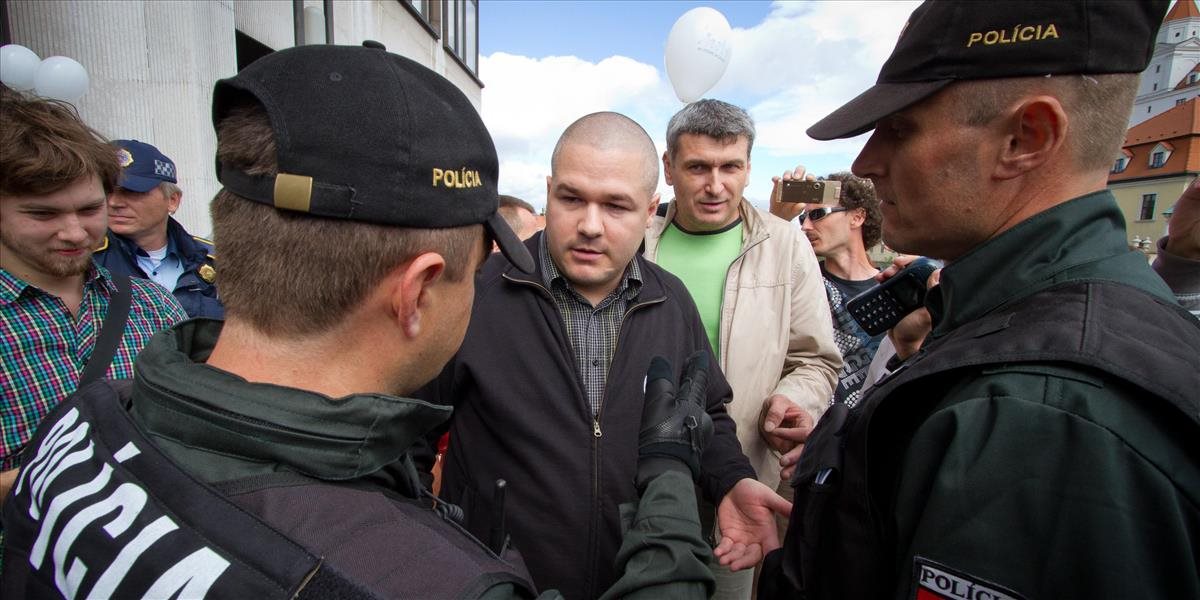 Polícia v Bratislave musela riešiť viacero výtržností futbalových fanúšikov