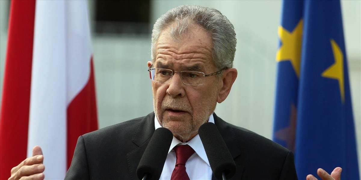 Rakúsky prezidentský kandidát Van der Bellen kritizoval snahy o zákaz burkín